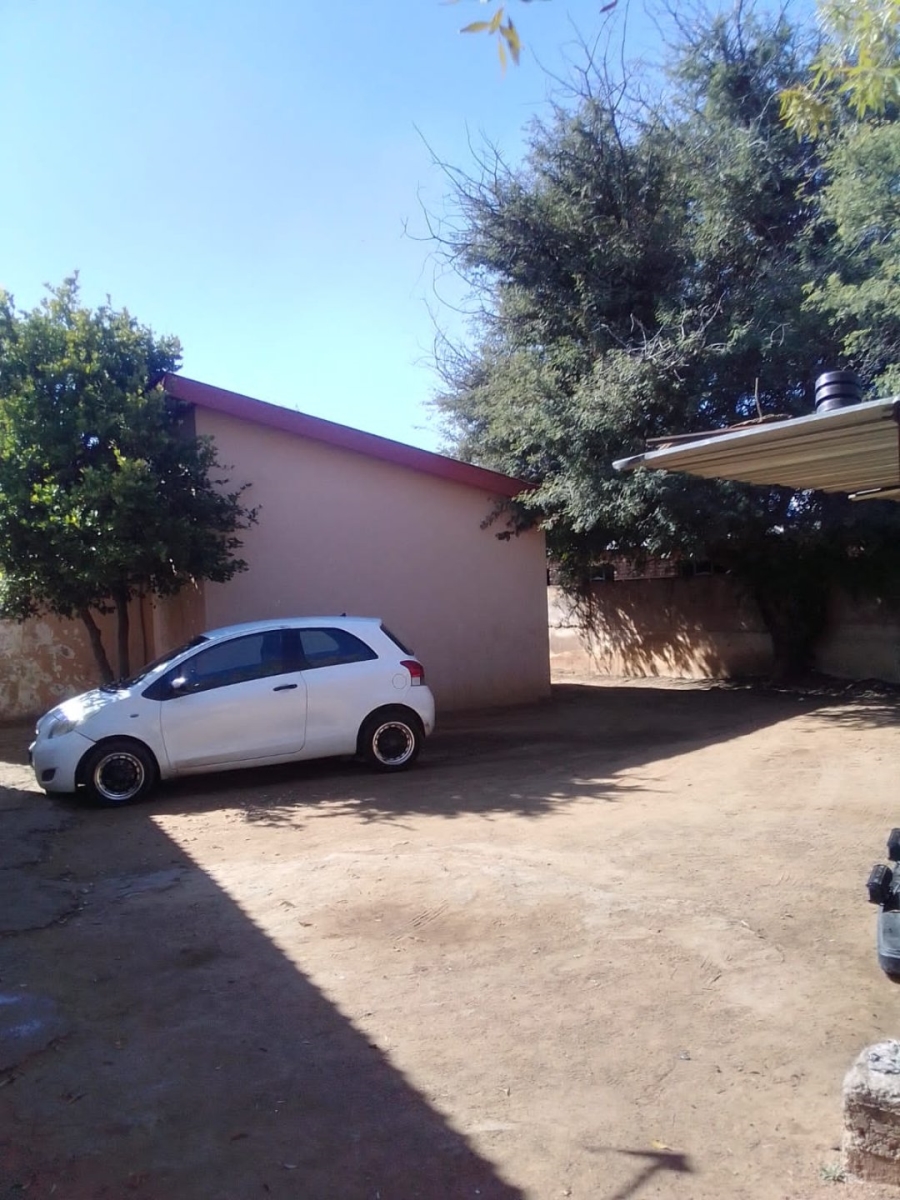 5 Bedroom Property for Sale in Elandia North West